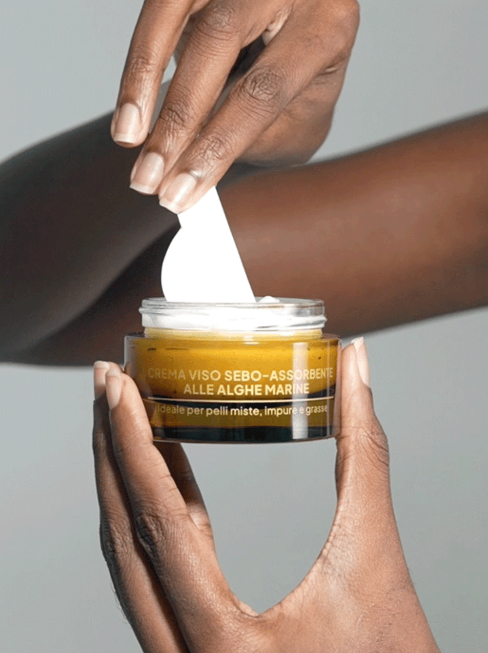 Crema viso sebo-assorbente