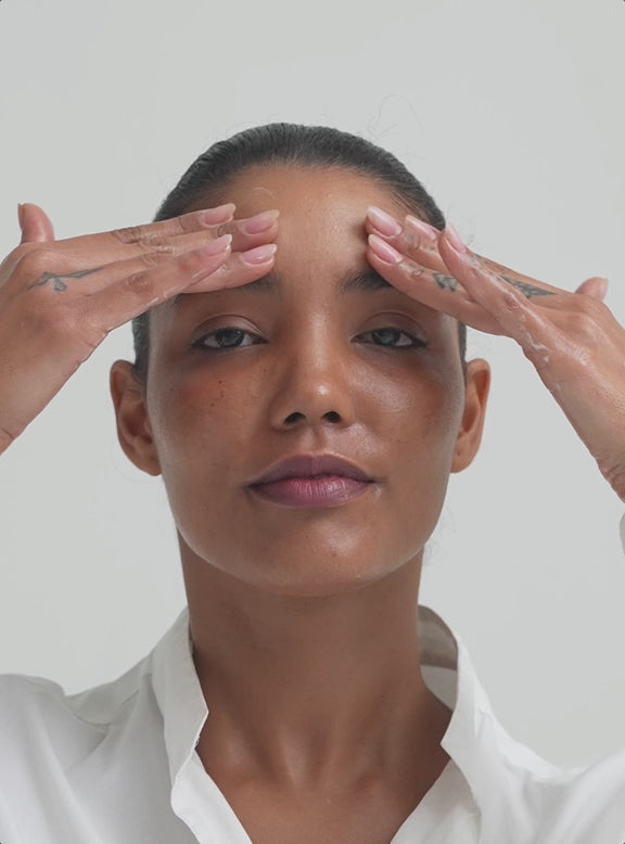 Carica video: Latte detergente alle alghe marine